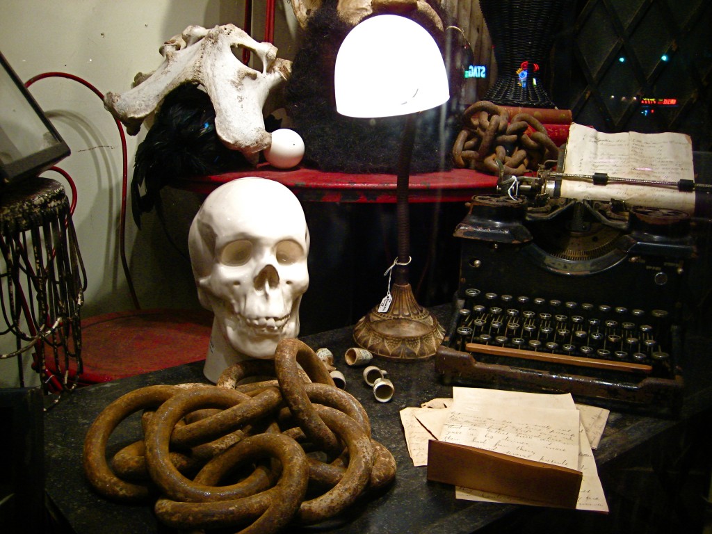 Skull and Typewriter